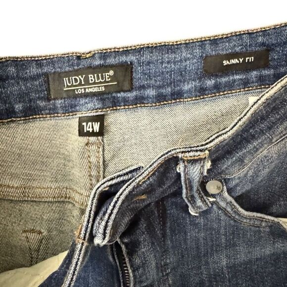 Judy Blue Skinny Fit Jeans Dark Wash Distressed Size 14W - Picture 3 of 5